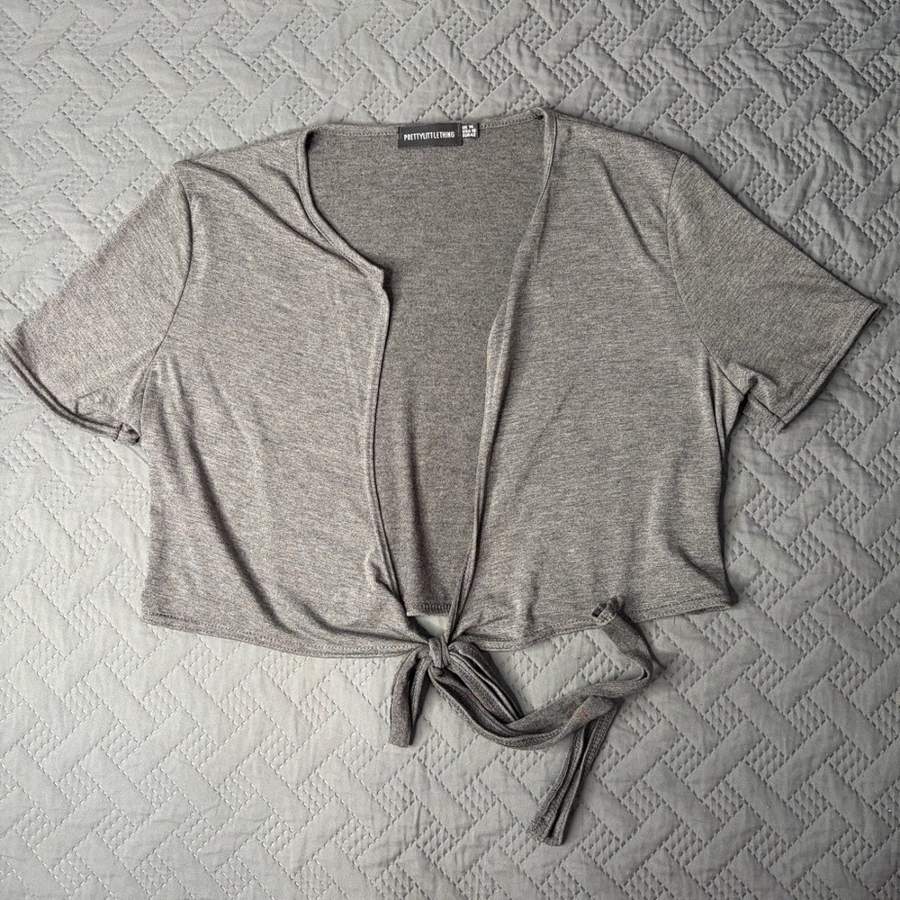 PrettyLittleThing Heather Gray Tie-Front Crop Top